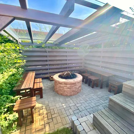 Pod Kunkou, Apartment