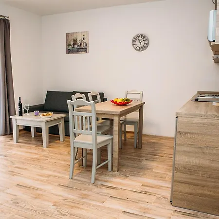 Apartment Pod Kunkou, *