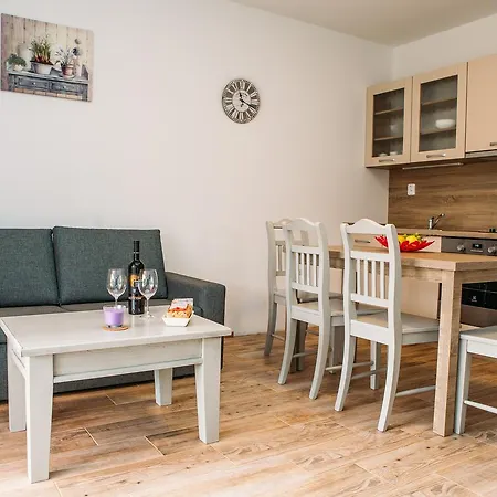 Apartment Pod Kunkou, Dritec
